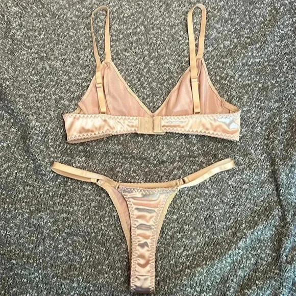 (47)NWOT  2pc lingerie set - Picture 2 of 2